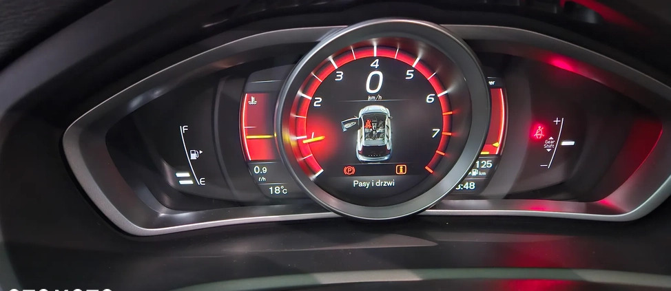Volvo V40 cena 72500 przebieg: 62300, rok produkcji 2016 z Kraków małe 137